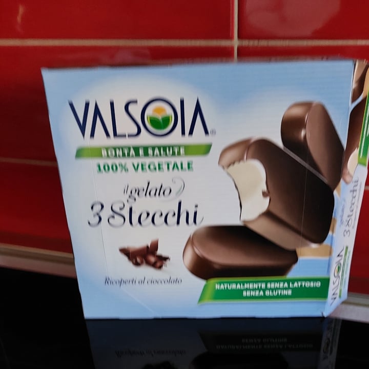 photo of Valsoia Gelato Stecco Ricoperto shared by @laurabonetti on  31 Jul 2022 - review