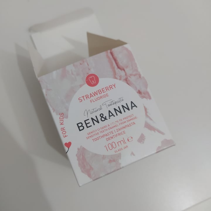 review photo of Ben & Anna Dentifricio alla fragola shared by @laurtita398 on 15 Dec 2021 - review