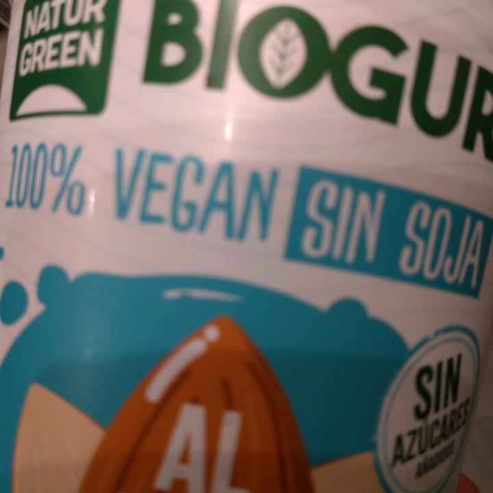 photo of NATUR GREEN Biogurt almendra shared by @walkabout-veg on  21 Nov 2021 - review