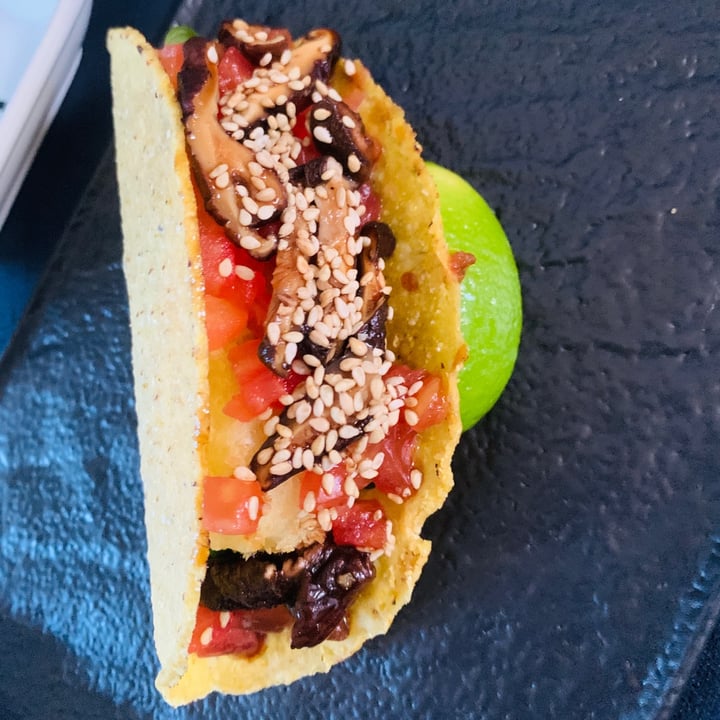 photo of Zushi Taco vegan shared by @elisabi on  02 Jul 2021 - review