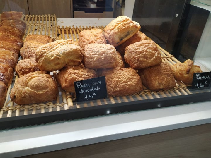 photo of Land&Monkeys Pain au chocolat shared by @sf on  09 Mar 2020 - review