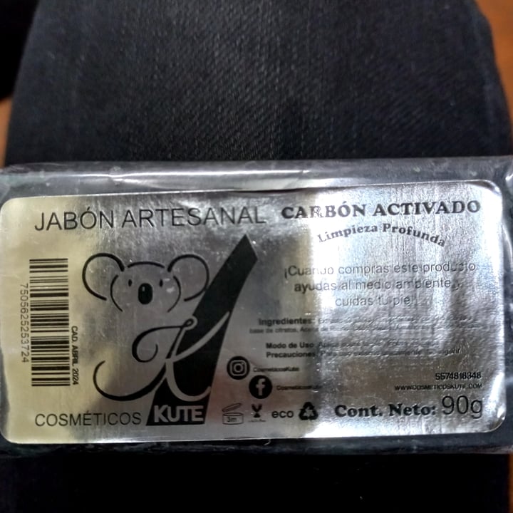 photo of Cosmeticos Cute Jabon Artesanal Carbon Activado shared by @angiemauries on  03 Aug 2021 - review