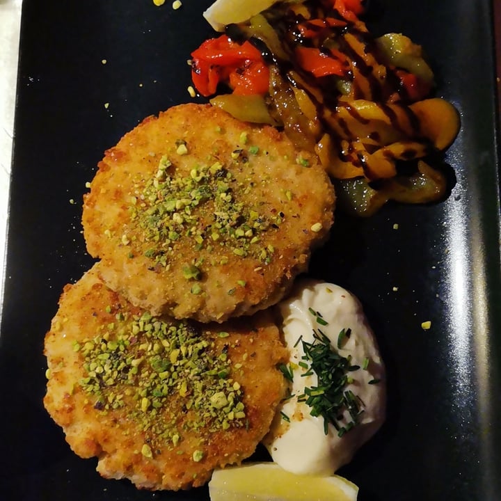 review photo of Choose Restaurante Vegano filetti Di Mare In Crosta Di Pistacchio shared by @laurauf on 21 Nov 2022 - review