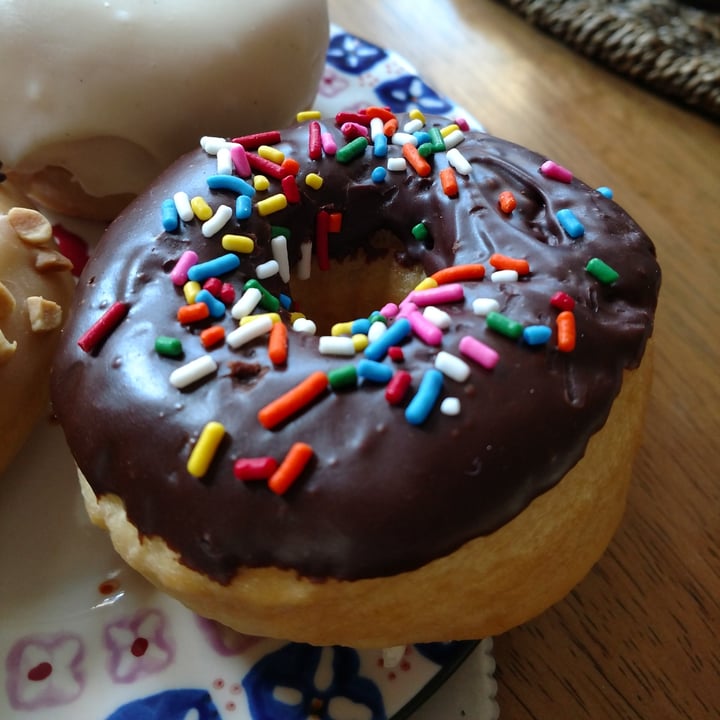 photo of Glam Doll Donuts Vegan Chocolate Starlet shared by @iszy on  05 Dec 2020 - review