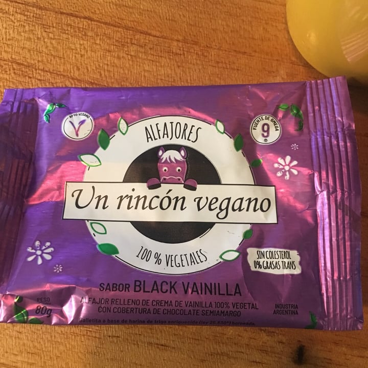 review photo of Un Rincón Vegano Alfajor Black Vainilla shared by @y0gurt on 08 Jan 2020 - review