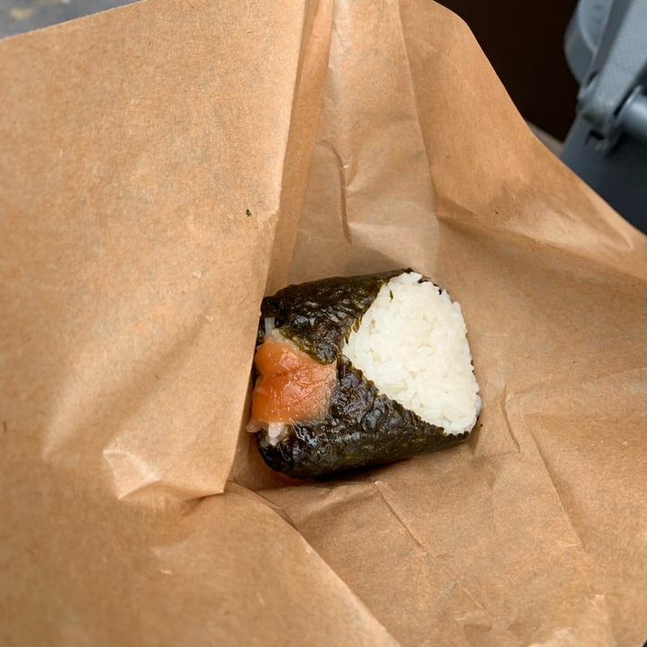 review photo of Omusubi Gonbei Paris Palais-Royal "Triangle de riz gluant " shared by @fvlickerofhope on 28 May 2022 - review