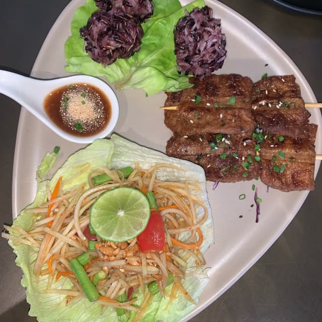 Foto del plato “mooping soi 24”