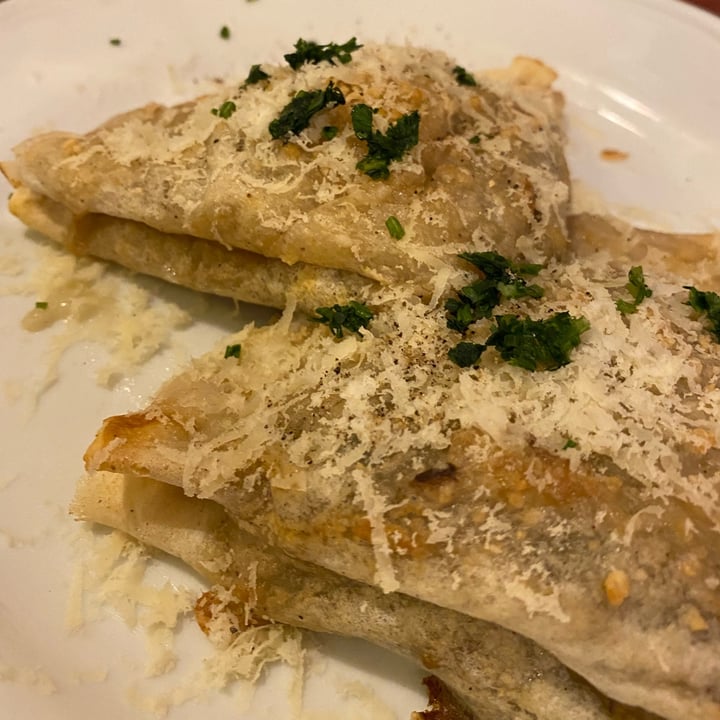 photo of Osteria Veggente Crespelle funghi e tartufo shared by @giuliaghil on  13 Nov 2022 - review