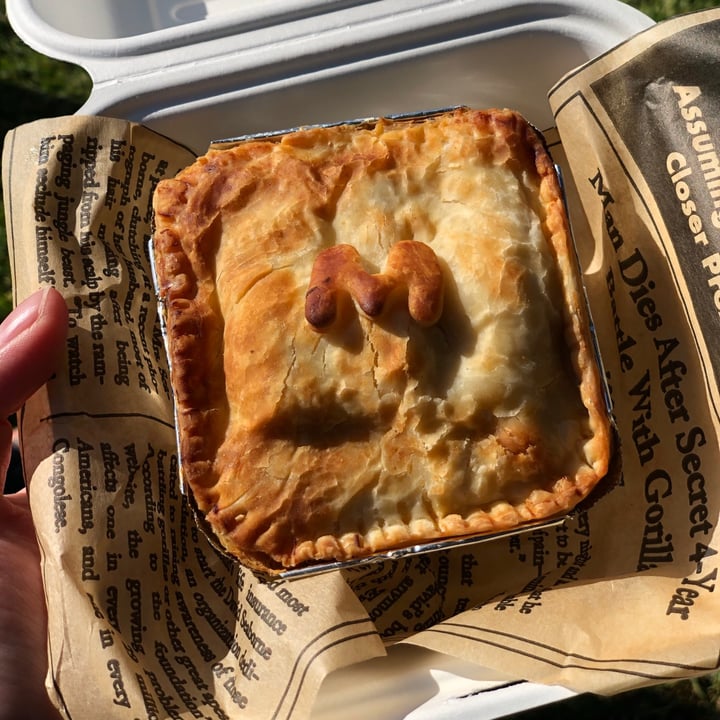 photo of Vegan Street Food ZA Macaroni and Cheese Pie shared by @lenicpretorius on  22 Aug 2020 - review