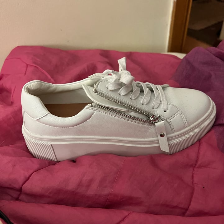 review photo of Zeroe Zeroe white sneaker shared by @ronirios on 10 Nov 2022 - review