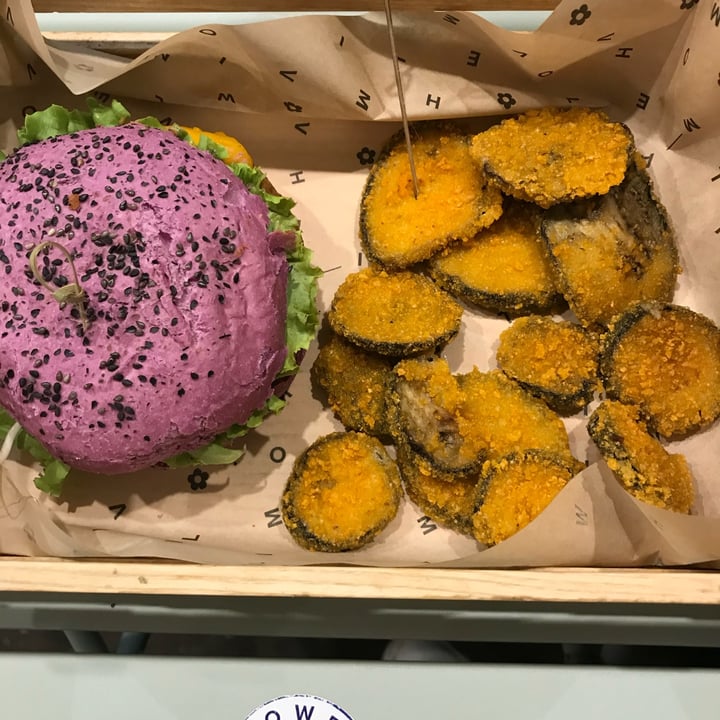 photo of Flower Burger Roma Cherry Bomb shared by @martivegg on  26 Jul 2022 - review
