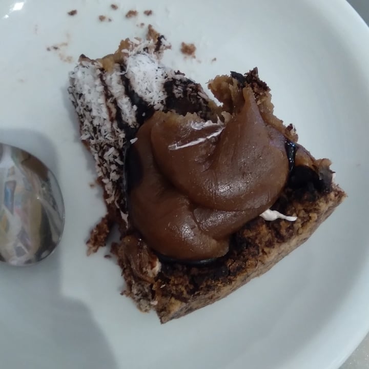 photo of Loving Hut Torta de coco shared by @ondavegan on  30 Jan 2022 - review