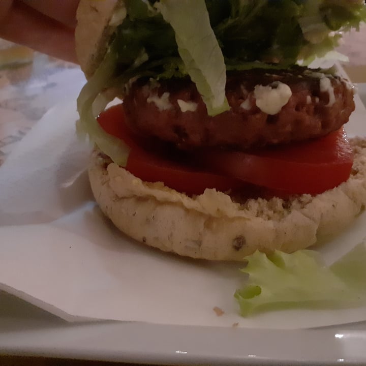 photo of Binario Magic Pub Hamburger Di Asticello shared by @jade96 on  14 Jun 2021 - review