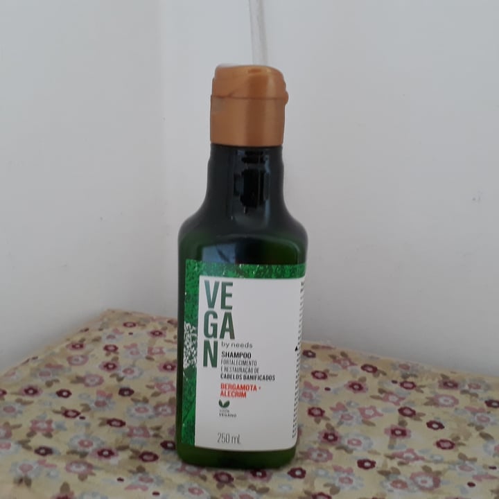 photo of Vegan by Needs Shampoo Bergamota Alecrim shared by @roseg on  18 Sep 2022 - review