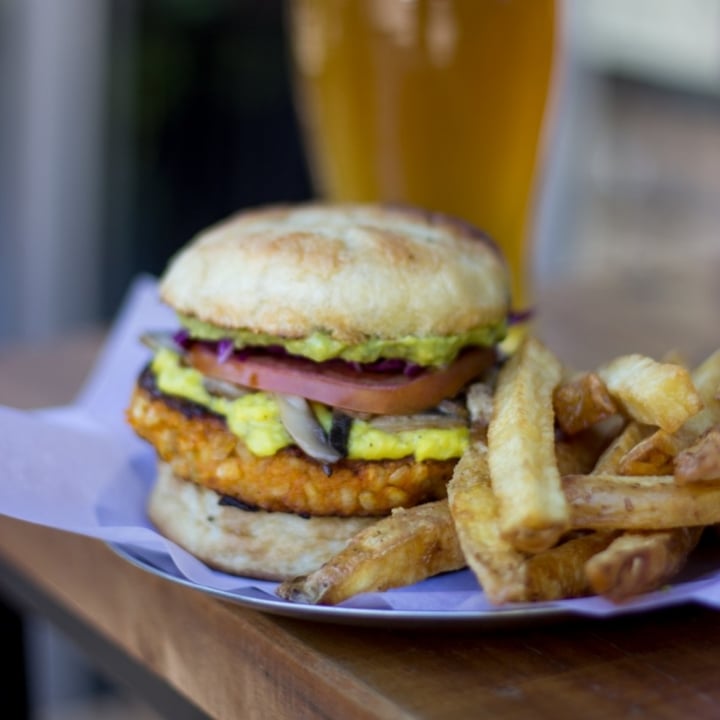 review photo of Gamarra Hamburguesa vegana shared by @mokaa on 25 Nov 2020 - review