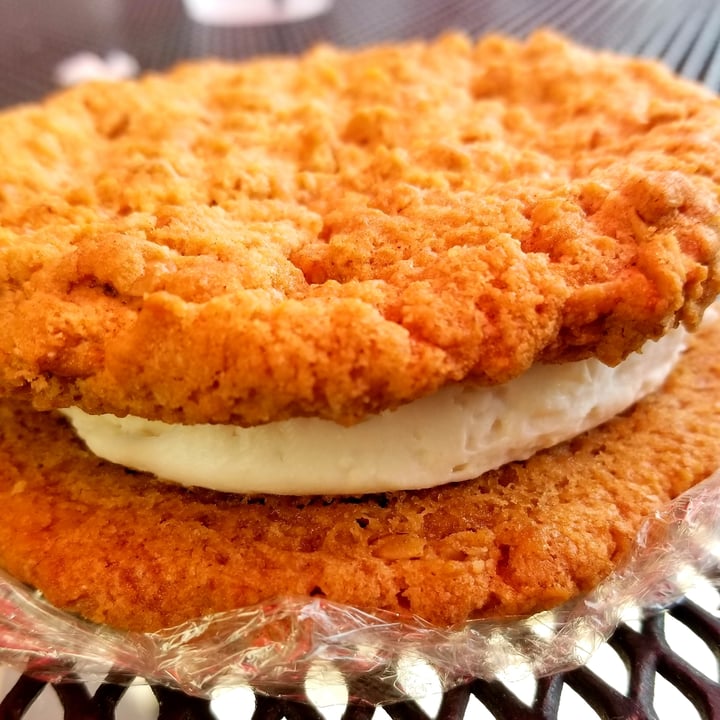 review photo of Native Foods Café Oatmeal Cream Pie shared by @chickpeaandlotus on 25 Sep 2020 - review