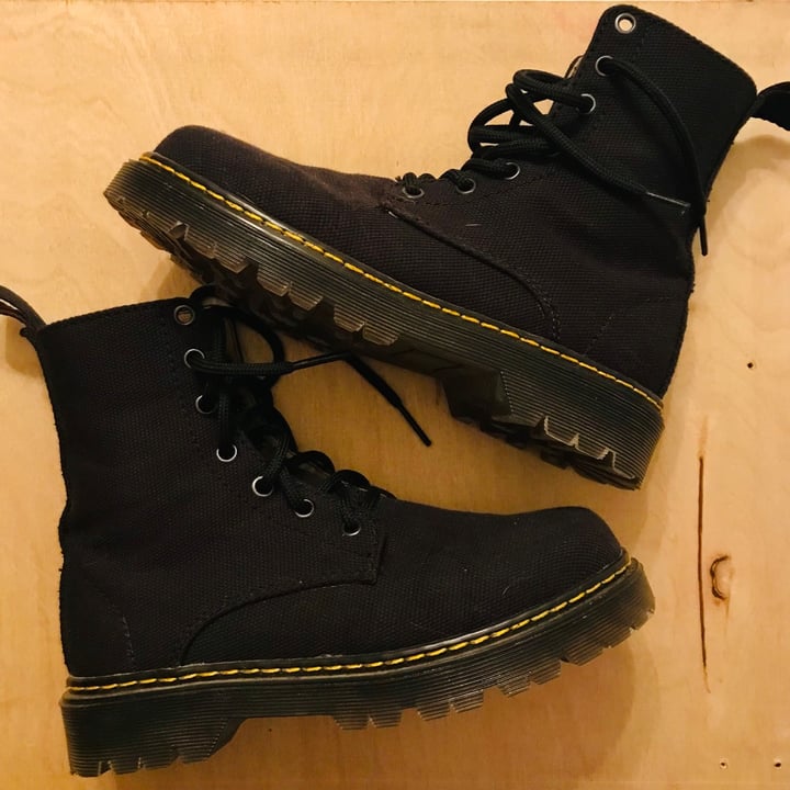 photo of Vegan Boots Mexico Botas veganas shared by @anasofiachi on  03 Sep 2021 - review