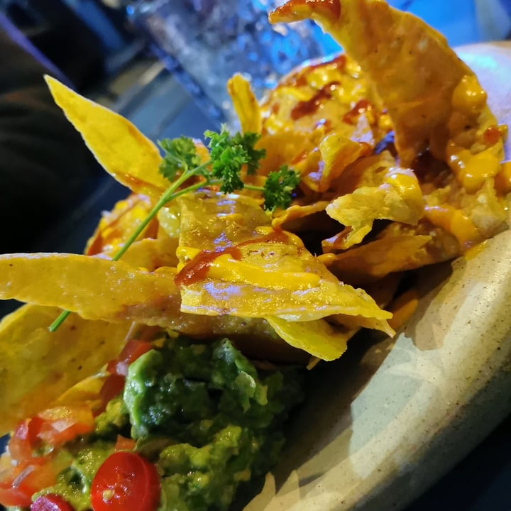 photo of Oleada Plant Based Guacamole Y Totopos shared by @limphun on  25 Sep 2021 - review