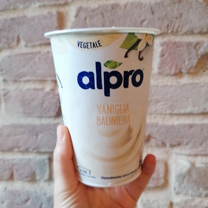 photo of Alpro soya yogurt vaniglia shared by @micheladallavalle on  10 Nov 2022 - review