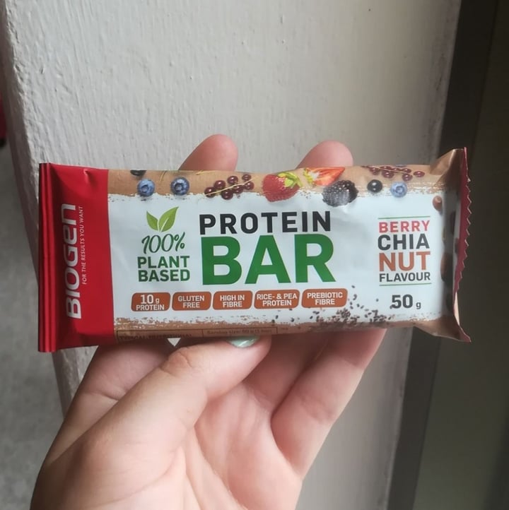 photo of Biogen Berry Chia Nut Protein Bar shared by @saveggie on  28 Jan 2020 - review