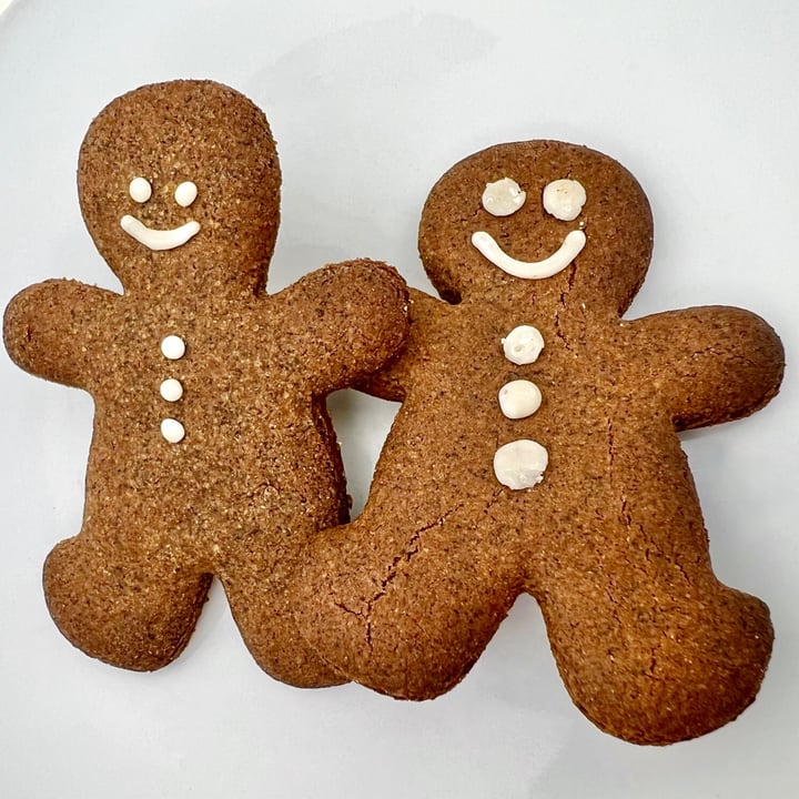 photo of Happy Day Juice Co. Gingerbread Friends shared by @pdxveg on  26 Dec 2021 - review