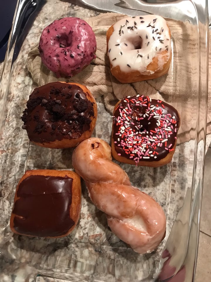 review photo of The Vegan Doughnut Company Vegan Doughnuts shared by @veganerupting on 25 Mar 2019 - review