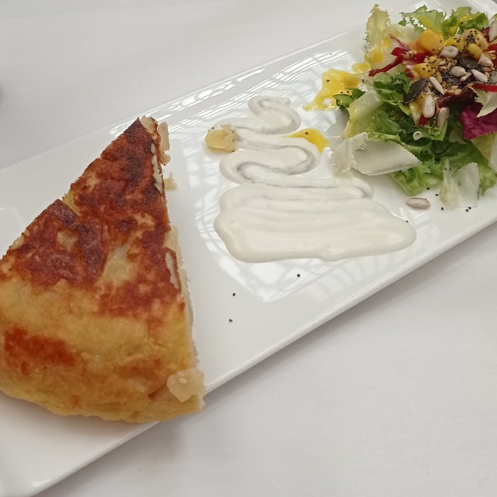 photo of Veganitessen Tortilla de patatas clásica shared by @nuriawashungry on  28 May 2022 - review
