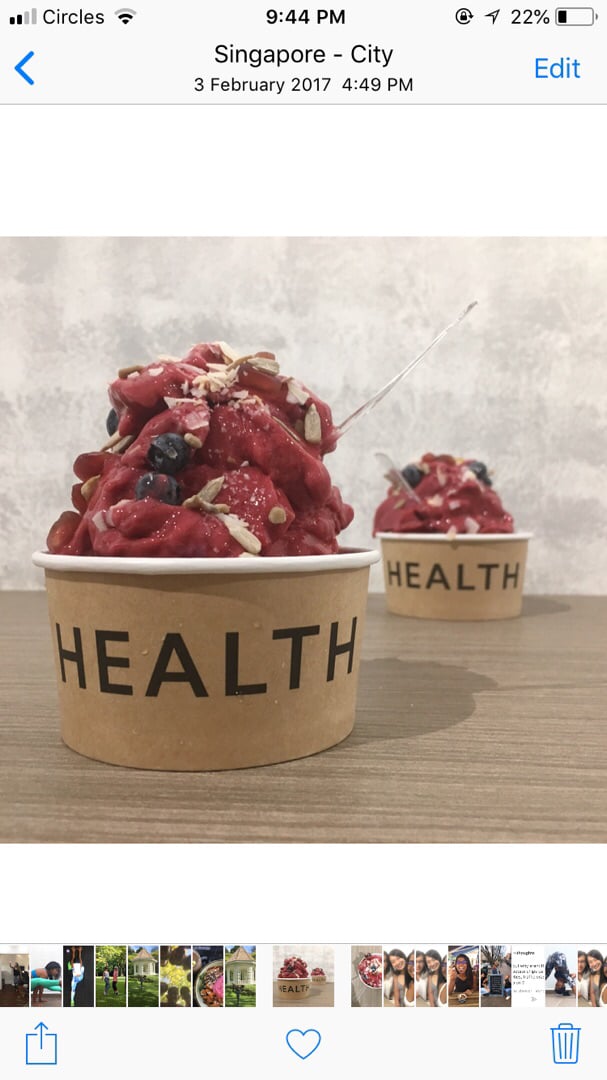 photo of A Poke Theory Smoothie bowl shared by @alyrauff on  19 Jun 2018 - review