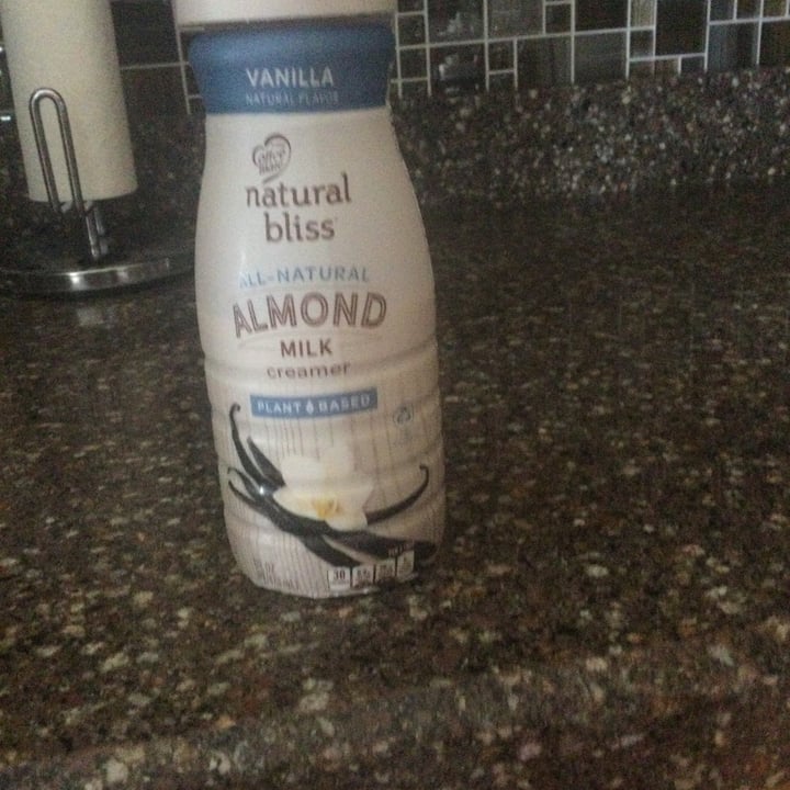 photo of Coffee mate natural bliss Vanilla Almond Milk Creamer shared by @maggiesmom on  28 May 2022 - review