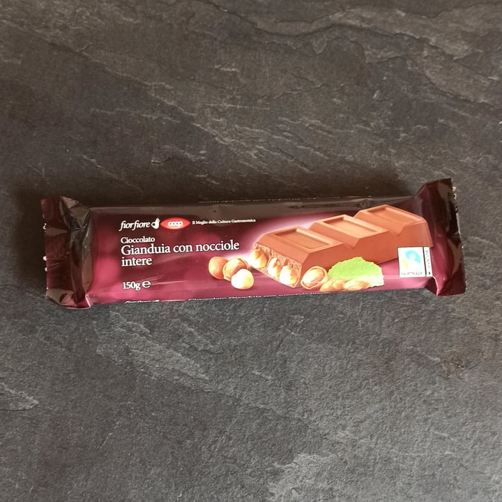 review photo of Fior Fiore Coop Cioccolato gianduia con nocciole intere shared by @deedie on 03 Sep 2022 - review