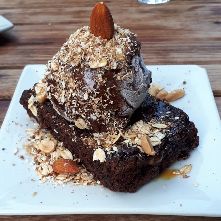 photo of La Temeraria Brownie Con Helado shared by @avocatto on  10 Feb 2021 - review