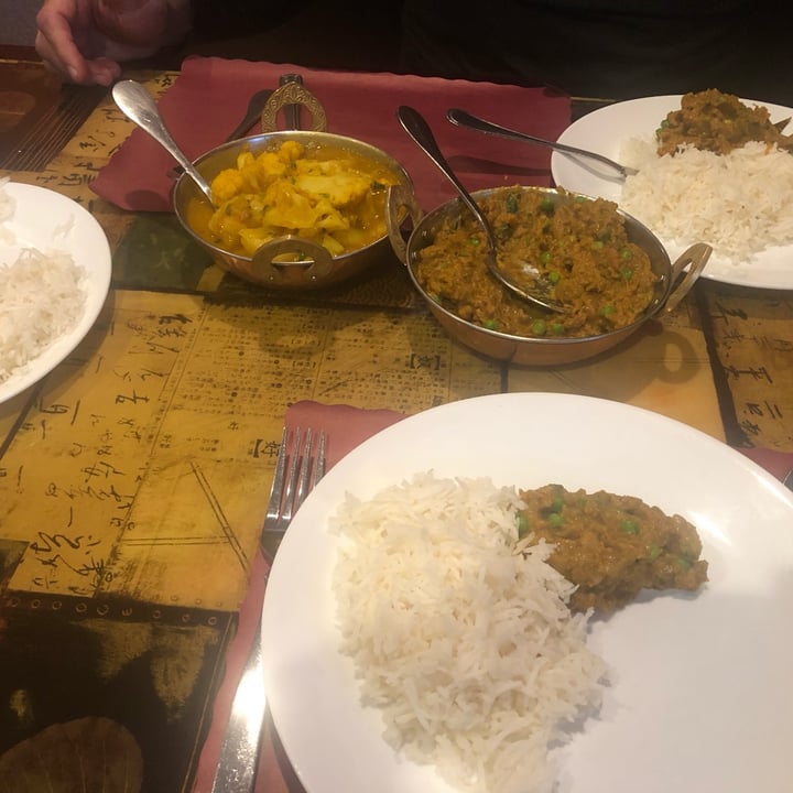review photo of curry leaf indian cuisine BAIGAN BHARTA & ALOO GOBHI shared by @greenlivesmatter on 09 Dec 2021 - review