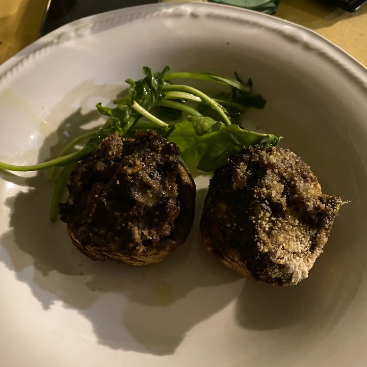 photo of Verde Pistacchio funghi ripieni shared by @andrius on  19 Jul 2022 - review