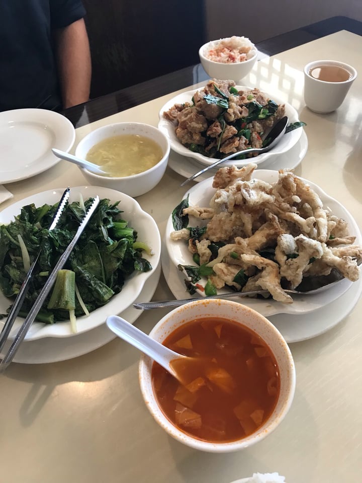 photo of Bodhi Veggie Cuisine Fried oyster mushroom, chicken nuggets, and on choy shared by @lilibee on  20 Jul 2019 - review