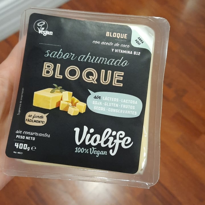 photo of Violife Bloque sabor Ahumado shared by @amorxlosanimales on  18 Dec 2021 - review