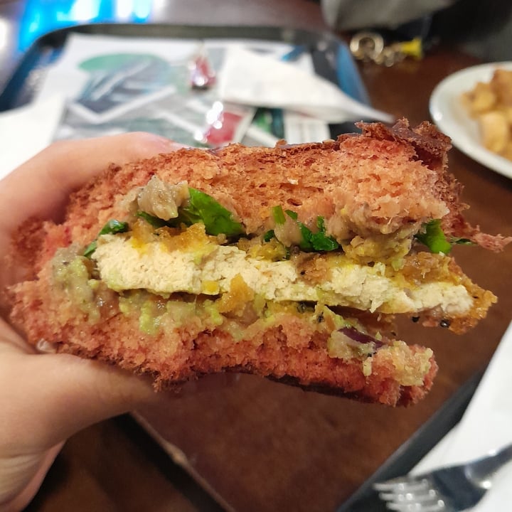 review photo of Pola Baxar Hamburguesa "Pan De Remolacha" shared by @1963male on 21 Sep 2022 - review