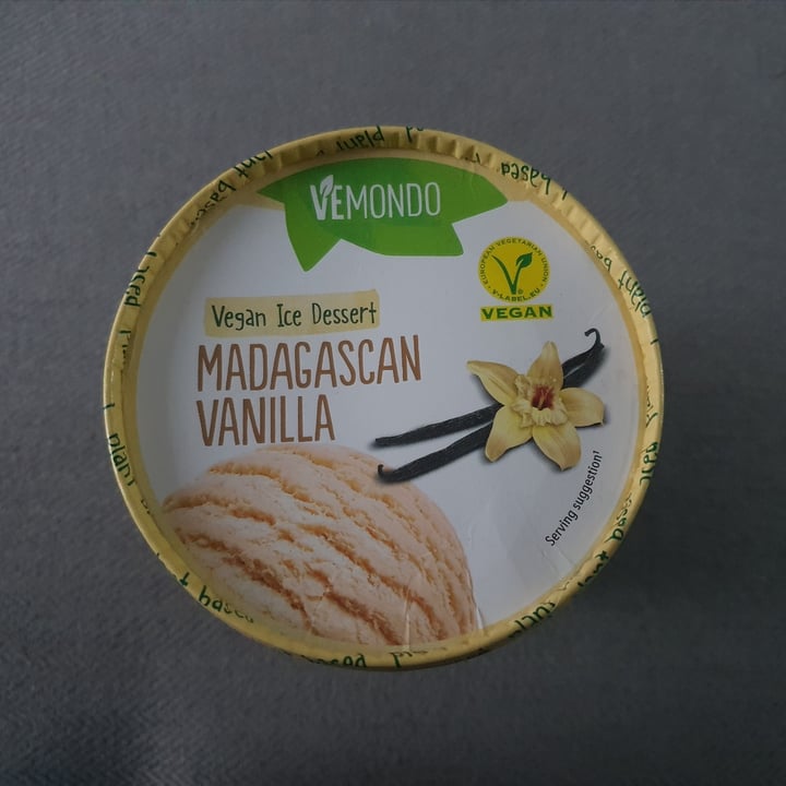 photo of Vemondo Vegan Ice Cream Madagascar Vanilla shared by @chiaraar on  09 Oct 2022 - review
