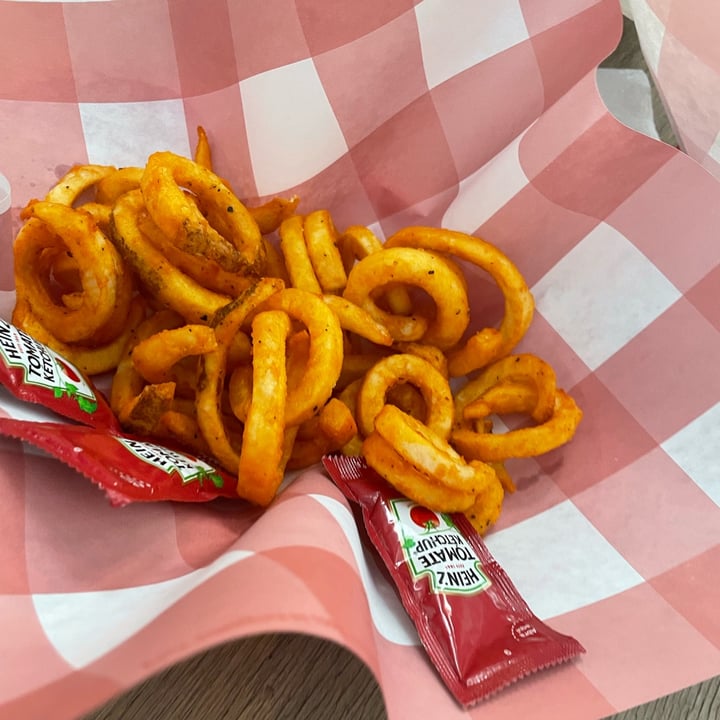 photo of Goy’s Burgers Papas Curly shared by @janethz on  25 Jun 2022 - review