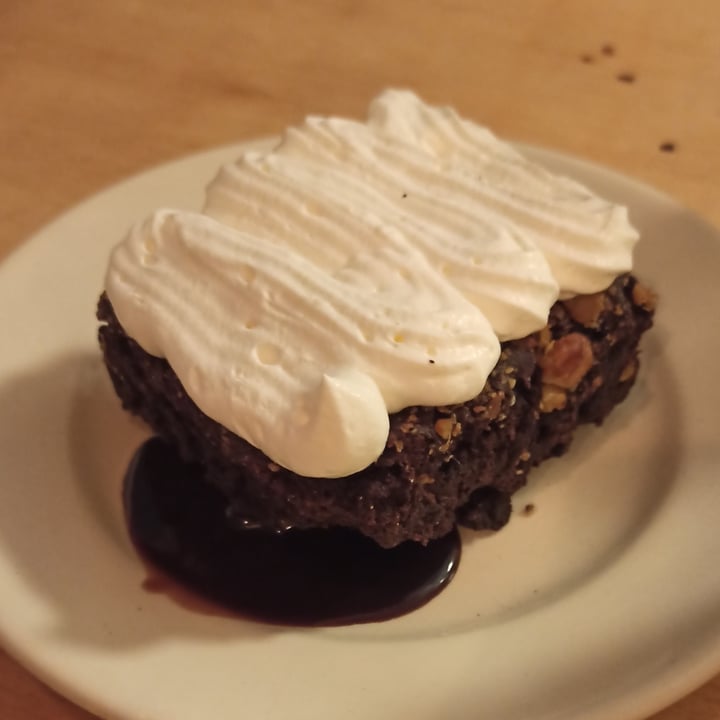 photo of MOLA Brownie con crema y chocolate shared by @carolinaalquiroga on  06 Feb 2021 - review