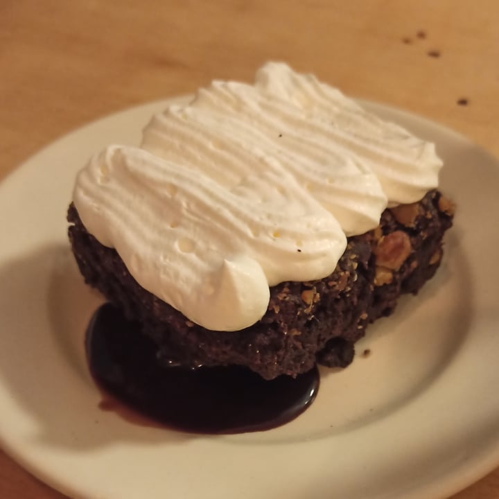 review photo of MOLA Brownie con crema y chocolate shared by @carolinaalquiroga on 06 Feb 2021 - review