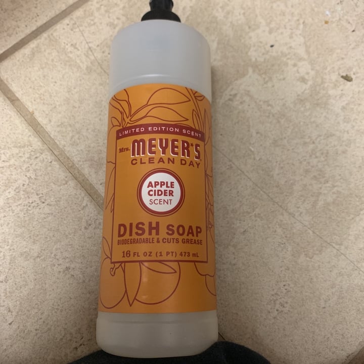 review photo of Mrs. Meyer's Clean Day Apple cider dish soap shared by @dungster69 on 30 Dec 2020 - review