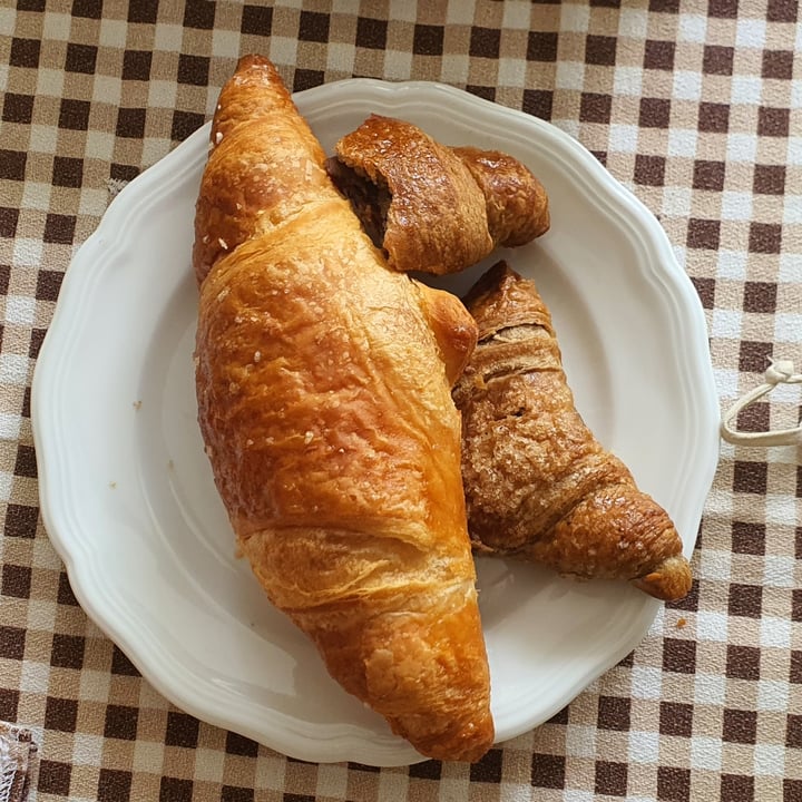 review photo of Caffè dei Portici Brioche vegana ai frutti di bosco shared by @httpgiuliadeangelis on 10 Aug 2022 - review