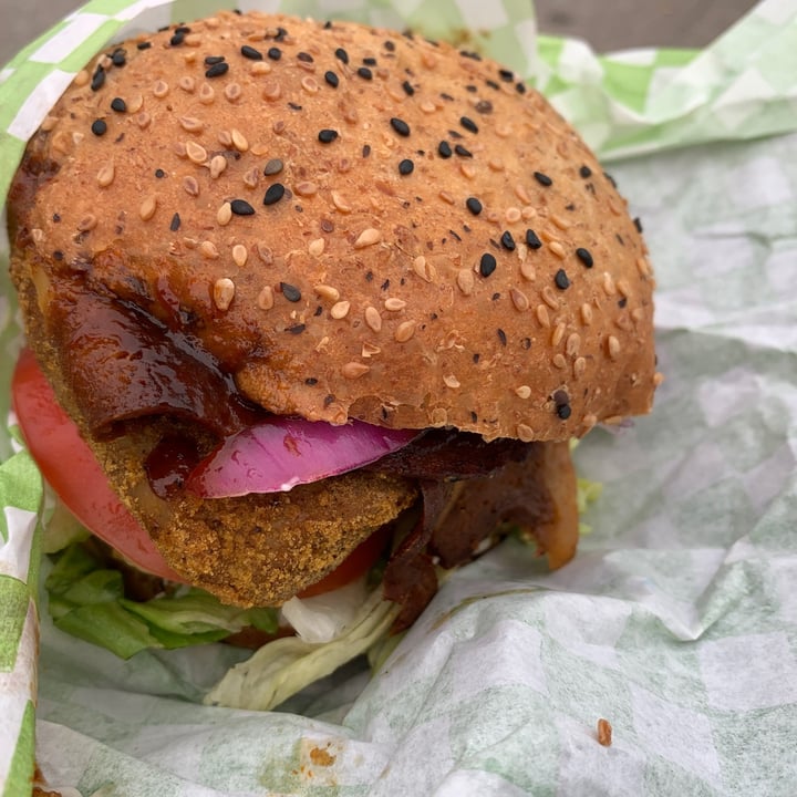 photo of Valiant's Barrie Stampede Chicken Burger shared by @kajun23 on  22 May 2021 - review