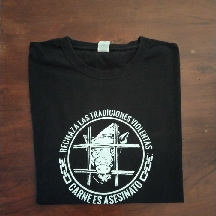 review photo of Serigrafía vegana camiseta carne es asesinato shared by @davidmastodon on 17 Oct 2022 - review