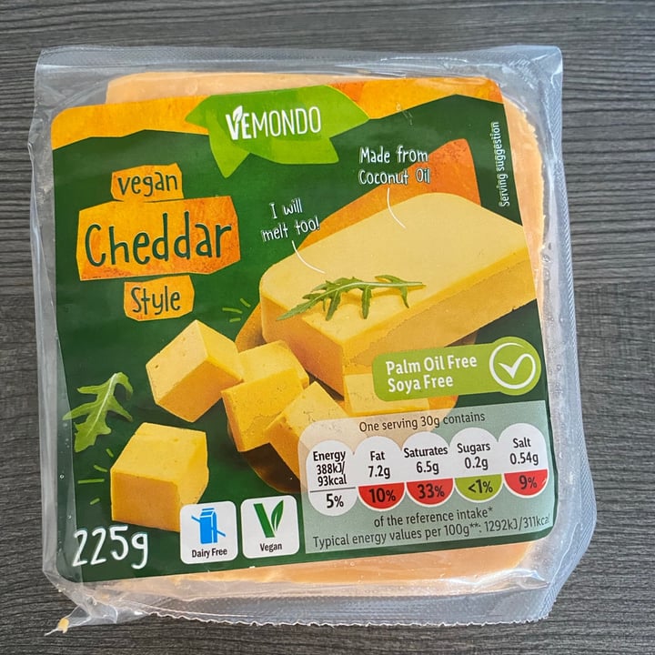 photo of Vemondo Vegan cheddar style shared by @gemstone on  17 Jul 2021 - review