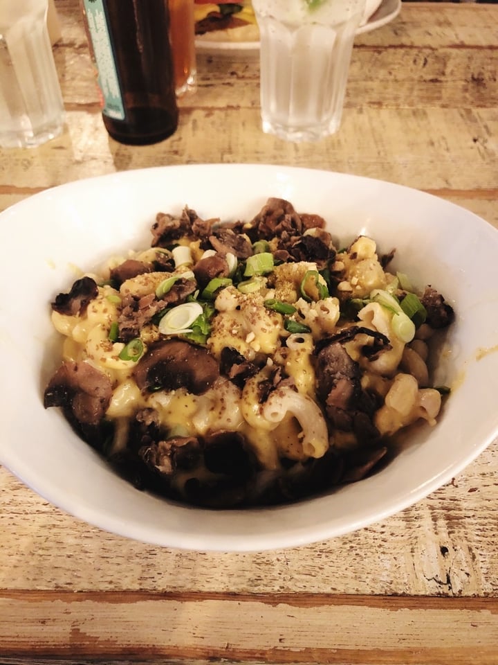 photo of MeeT on Main Mac N Cheez Bowl shared by @maggiehertzberg on  01 Feb 2020 - review