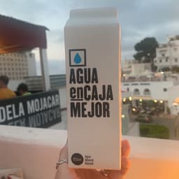 Agua en caja mejor