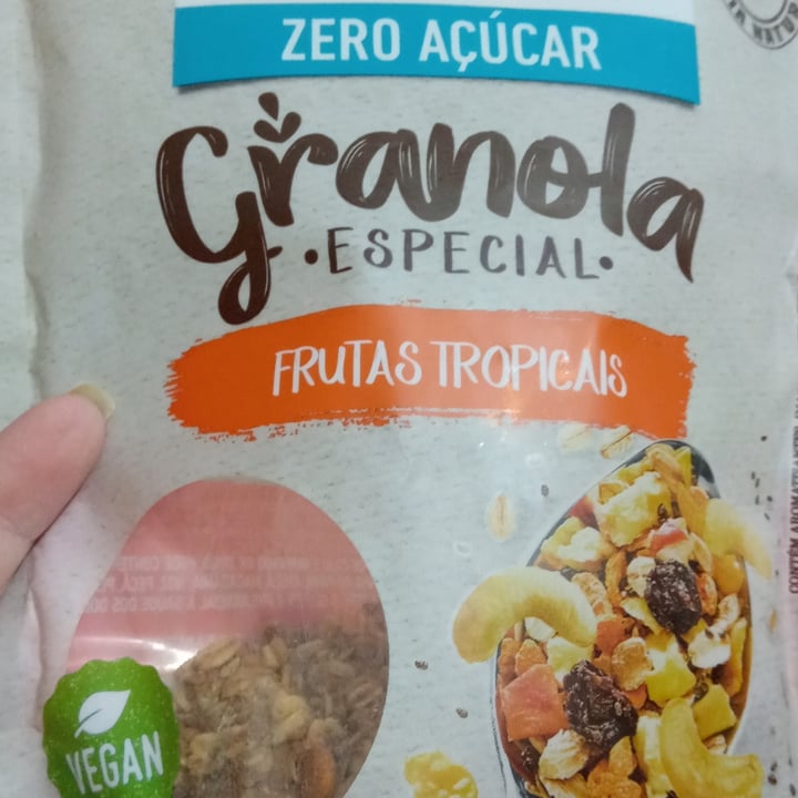 photo of Jasmine Granola Especial Frutas Tropicais Zero Açúcar shared by @silviazanella on  28 Apr 2022 - review