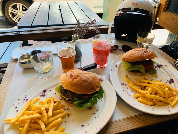 photo of Royale Eatery Vegan cheese burger shared by @ripple on  18 Mar 2020 - review