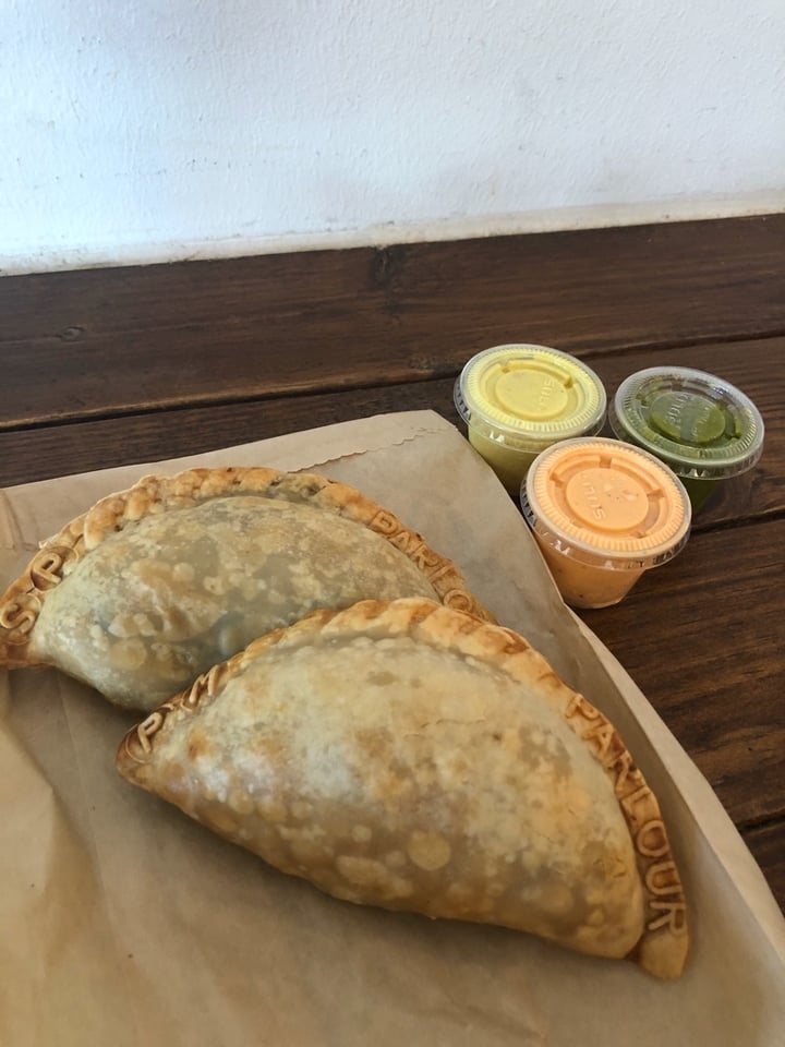 photo of PARLOUR VEGAN BAKERY® BOCA Pizza Rolls & Spinach Empanadas shared by @dailyveganliving on  07 Dec 2019 - review